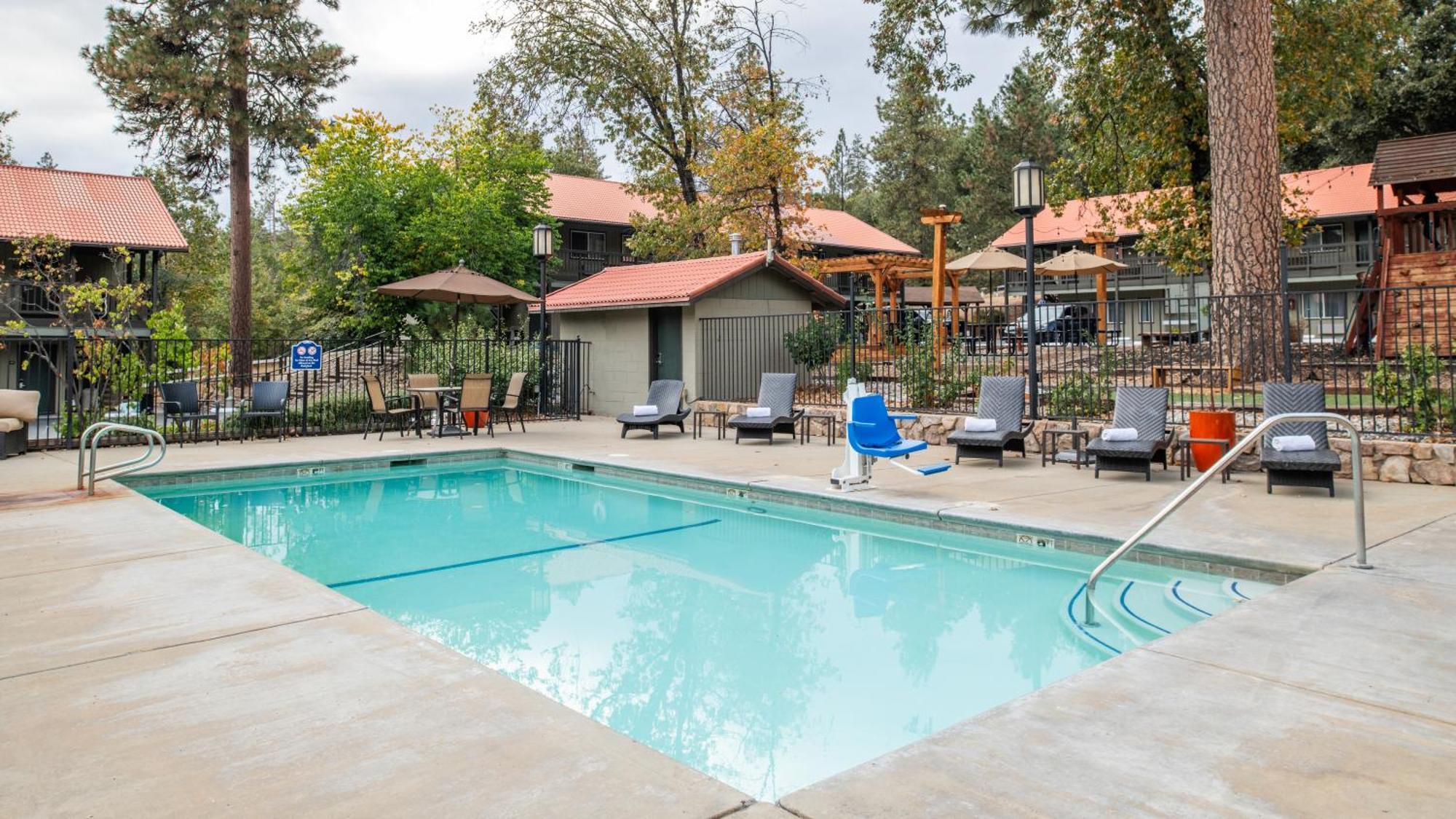 Yosemite Westgate Lodge Groveland Exterior photo