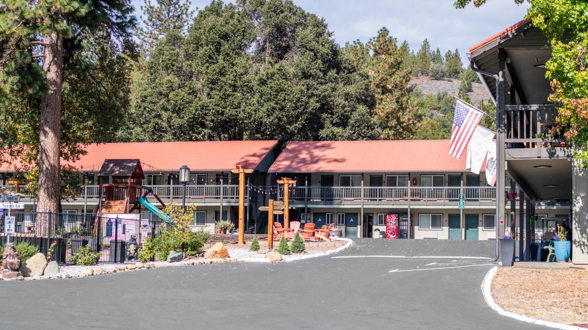 Yosemite Westgate Lodge Groveland Exterior photo