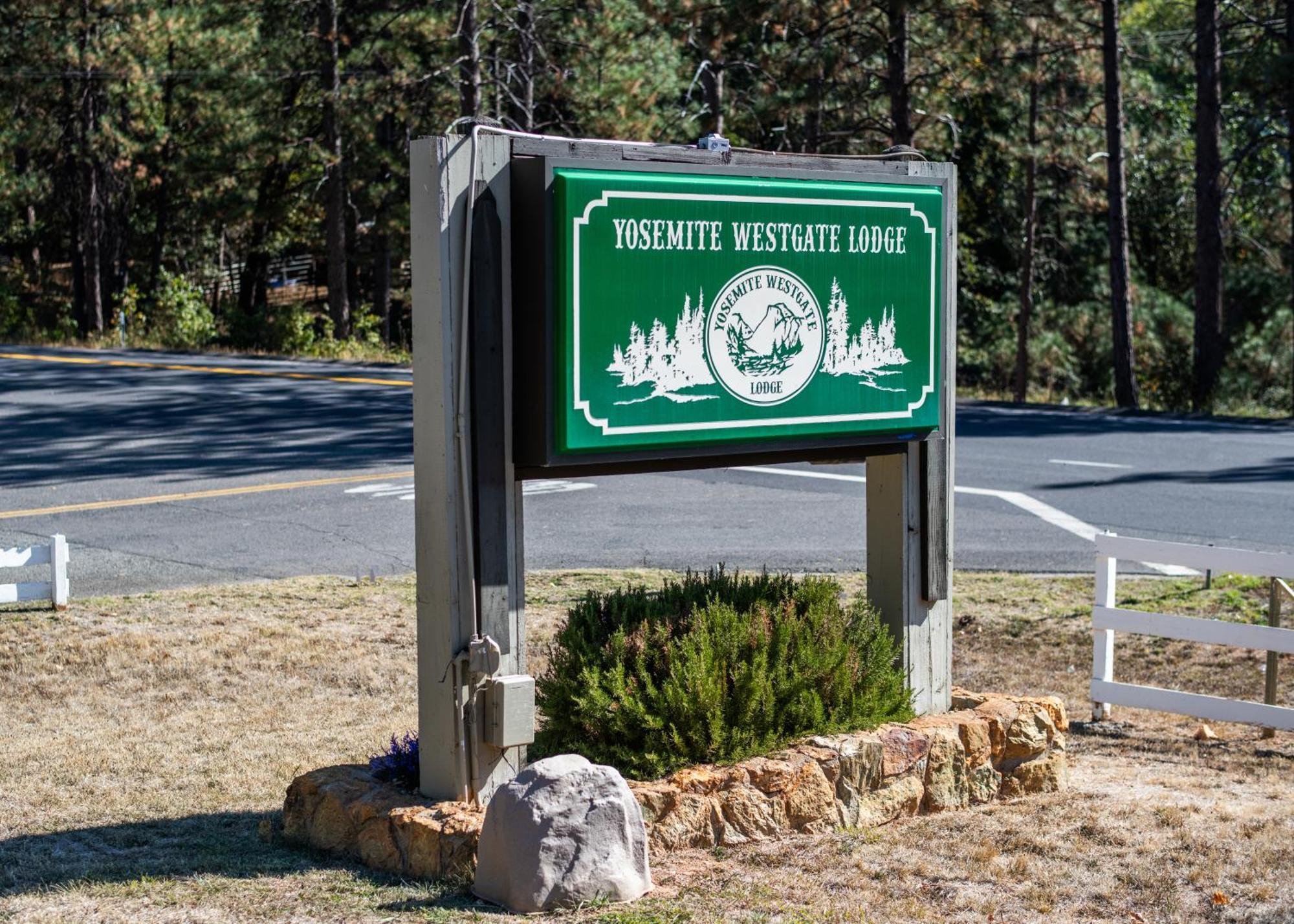Yosemite Westgate Lodge Groveland Exterior photo