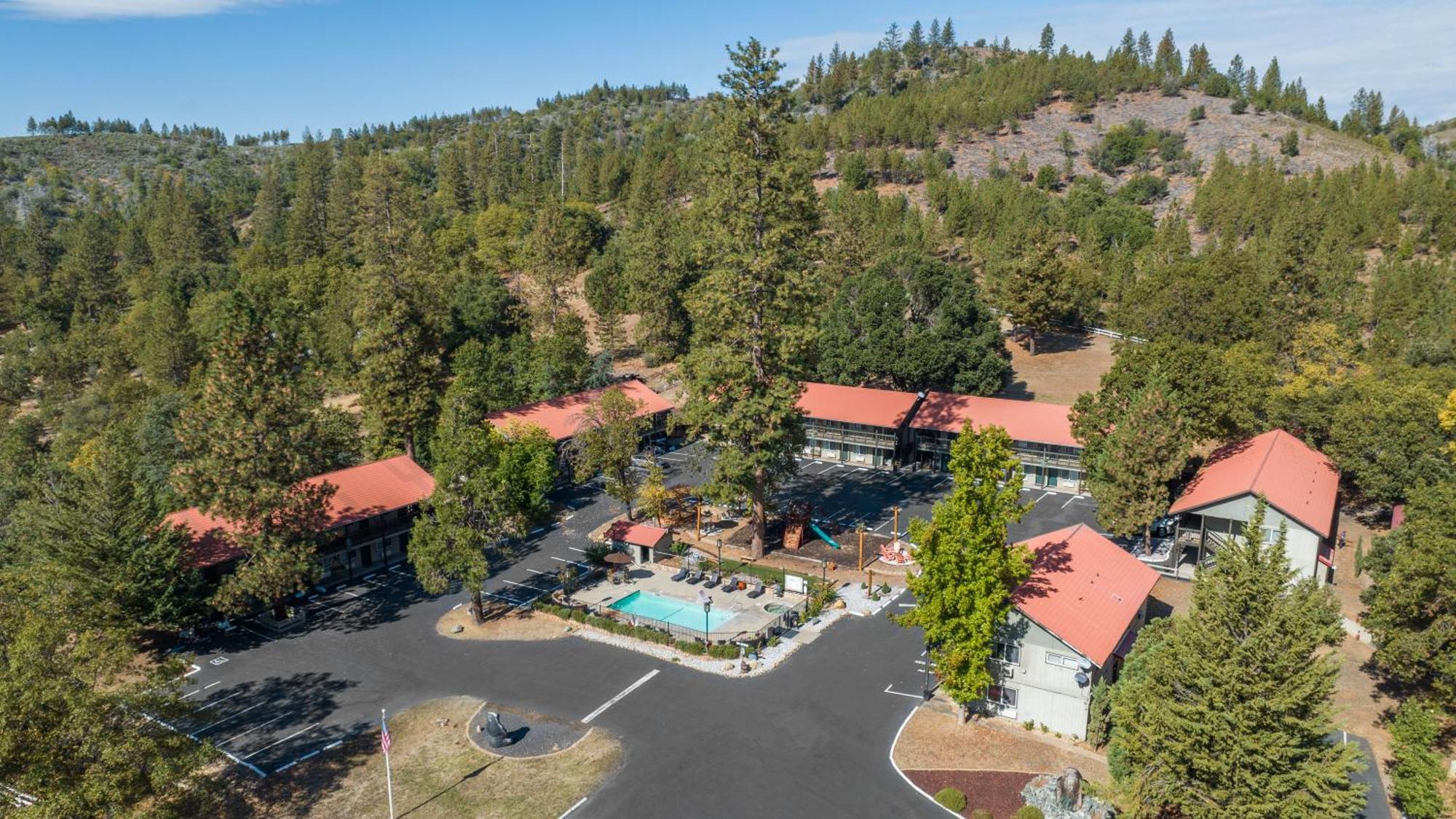 Yosemite Westgate Lodge Groveland Exterior photo